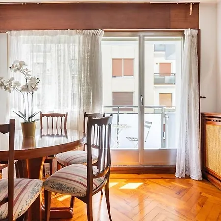 Amplio Y Acogedor Piso En Pleno Barrio De Gros, En Donostia - *