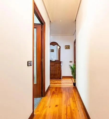 Amplio Y Acogedor Piso En Pleno Barrio De Gros, En Donostia - San Sebastian