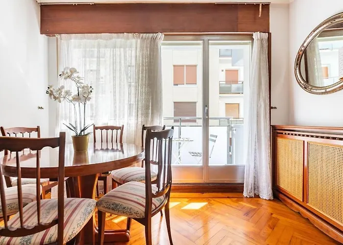 Amplio Y Acogedor Piso En Pleno Barrio De Gros, En Donostia - *