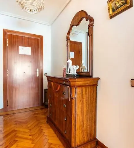 Amplio Y Acogedor Piso En Pleno Barrio De Gros, En Donostia - *