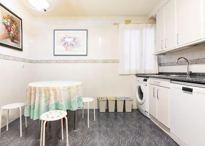 Amplio Y Acogedor Piso En Pleno Barrio De Gros, En Donostia - * San Sebastian