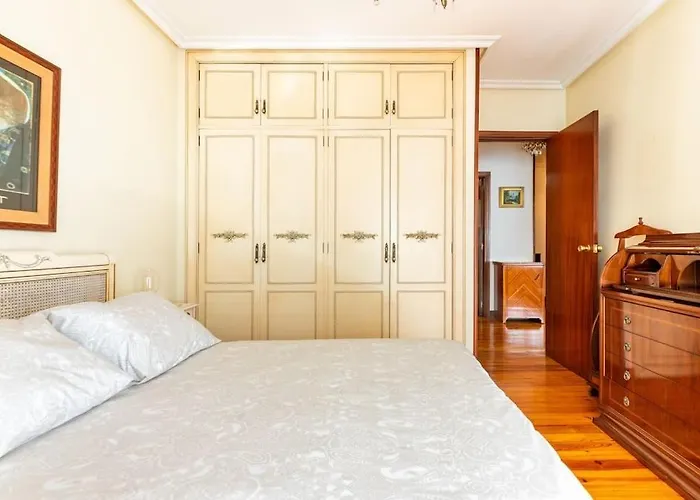 Amplio Y Acogedor Piso En Pleno Barrio De Gros, En Donostia - San Sebastian