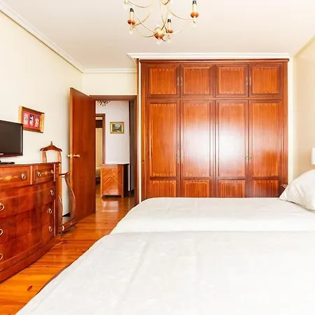 Amplio Y Acogedor Piso En Pleno Barrio De Gros, En Donostia - * سان سيباستيان