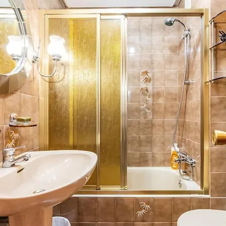 Amplio Y Acogedor Piso En Pleno Barrio De Gros, En Donostia - Apartmán