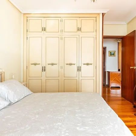 Amplio Y Acogedor Piso En Pleno Barrio De Gros, En Donostia - سان سيباستيان