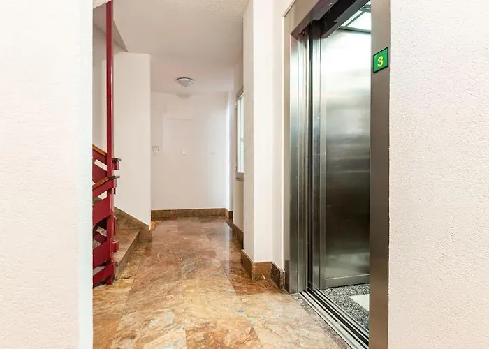 Apartmán Amplio Y Acogedor Piso En Pleno Barrio De Gros, En Donostia - *
