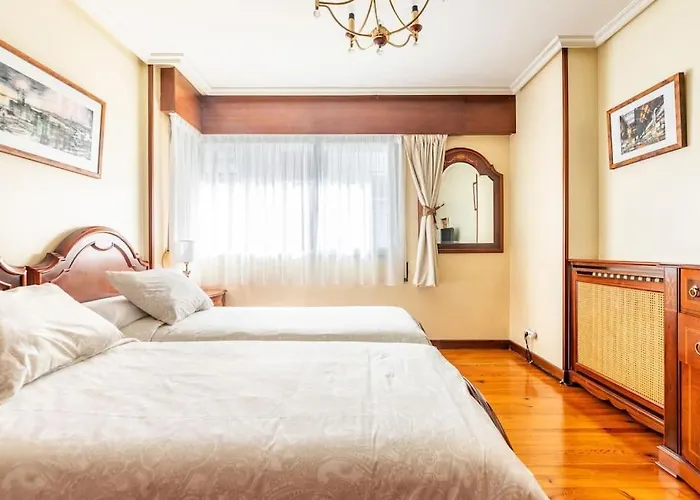 Amplio Y Acogedor Piso En Pleno Barrio De Gros, En Donostia - San Sebastián