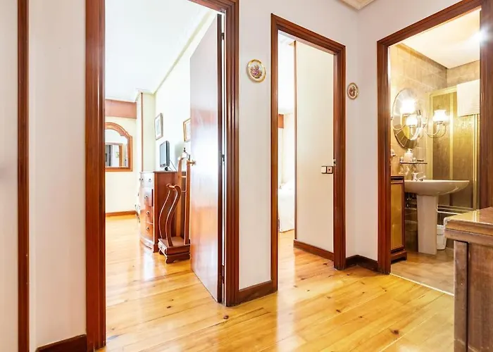 Amplio Y Acogedor Piso En Pleno Barrio De Gros, En Donostia -