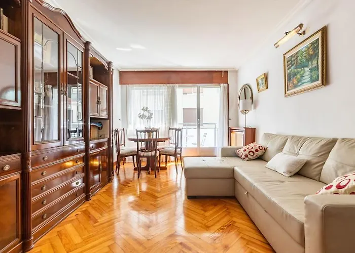 Amplio Y Acogedor Piso En Pleno Barrio De Gros, En Donostia - *