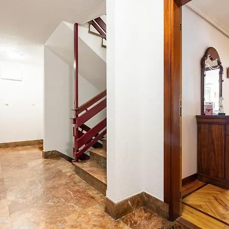 Amplio Y Acogedor Piso En Pleno Barrio De Gros, En Donostia - Apartament *